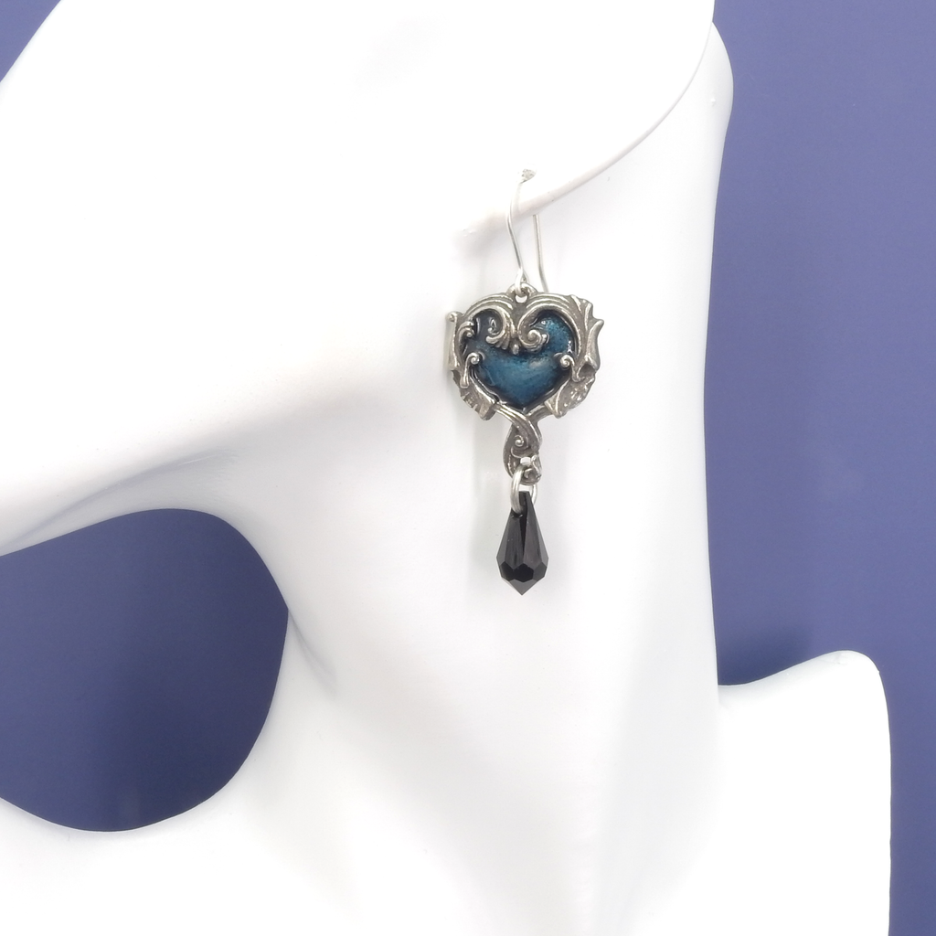 Affaire Du Coeur Pewter Earrings