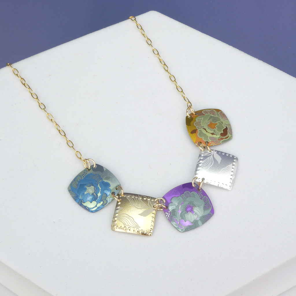 Lightweight Floral Metal Necklace