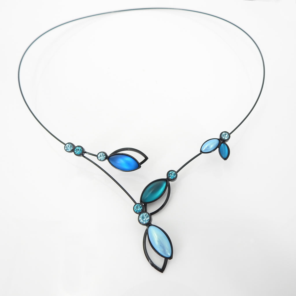 Double Leaf Branch W Crystal Memory Wire Necklace