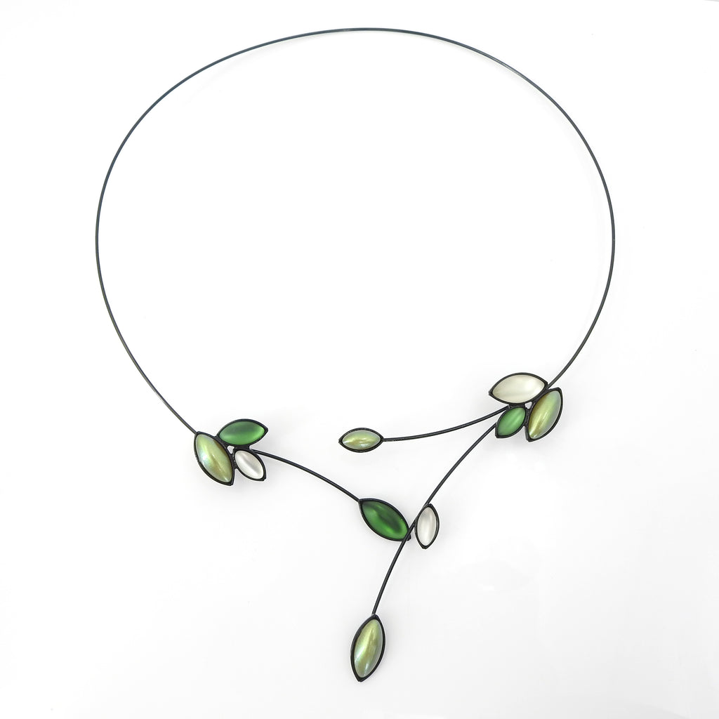 Memory Wire Green Leaves & Branches Necklace