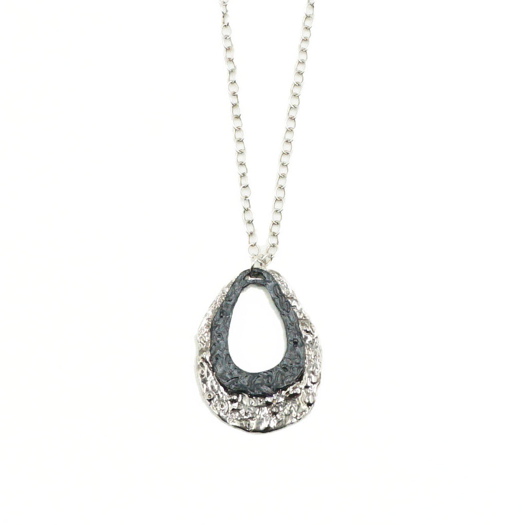 S/S Oxidiozed Hammered Hoop Necklace