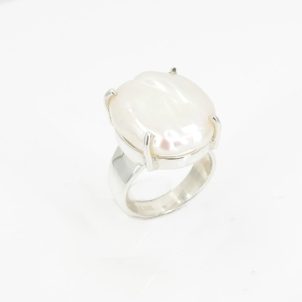 S/S Pearl Ring Size 8
