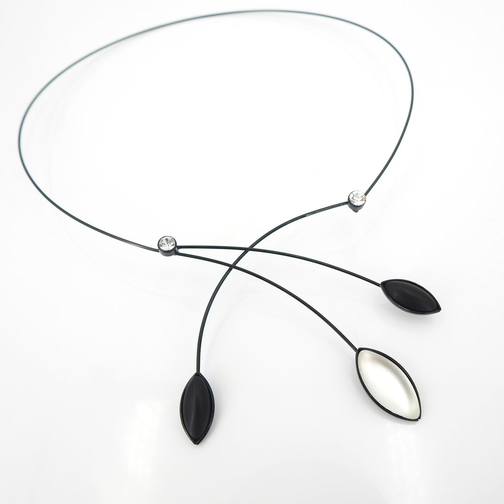 Memory Wire Black & White Crossing Leaves Necklace