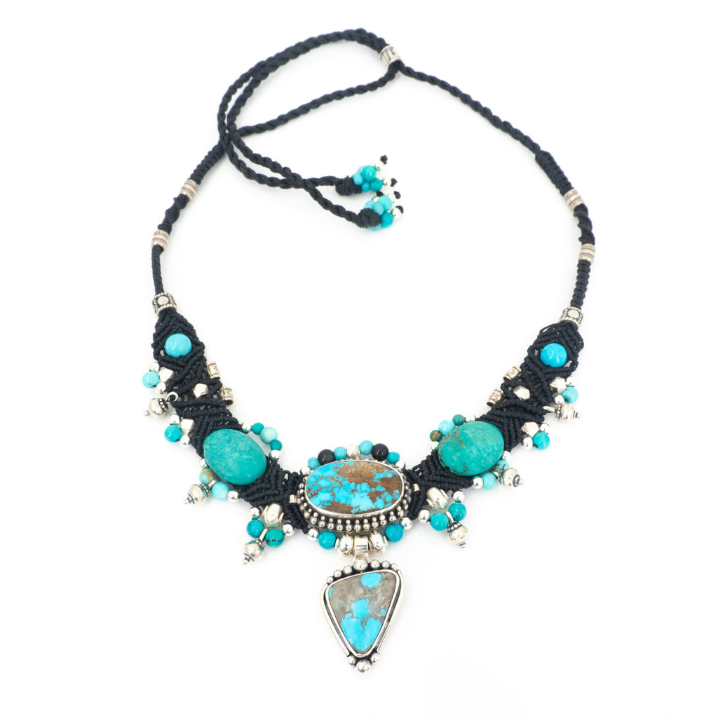 S/S Turquoise W Silver Knotwork Necklace