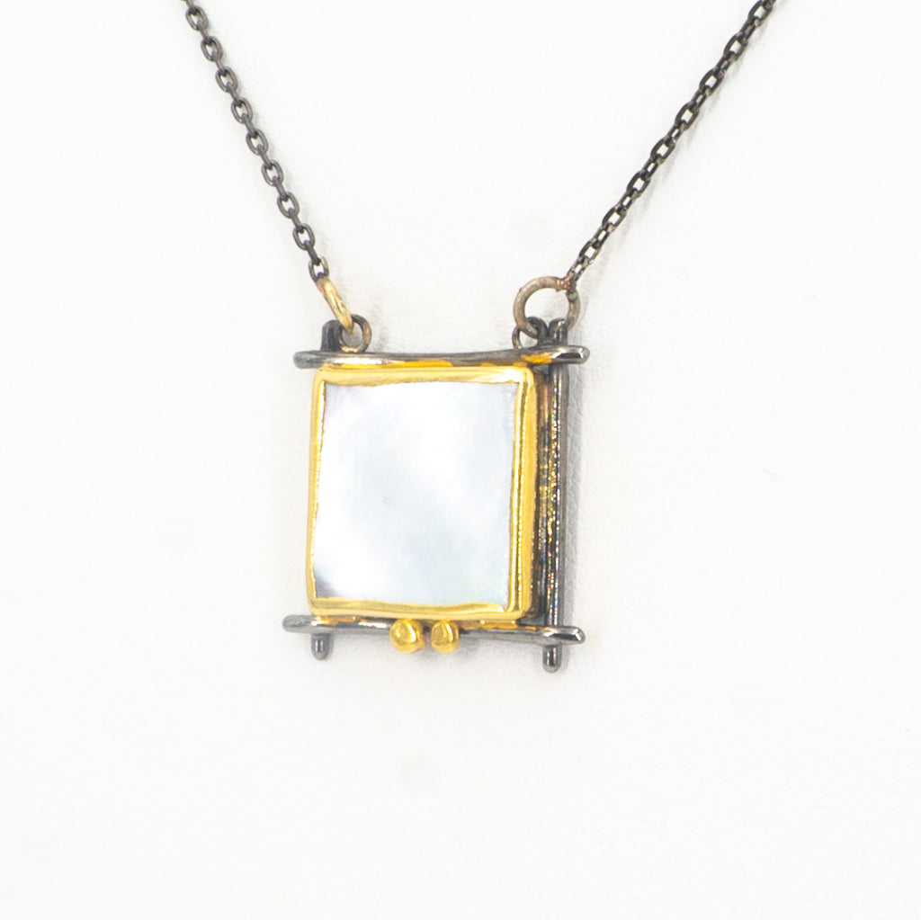 S/S Mother of Pearl Square Necklace